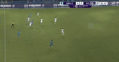 男人舔美女尿口
